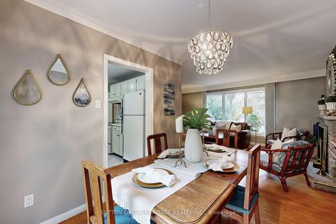 Photo 6 at 17 Brenham Crescent, Newtonbrook East, Toronto