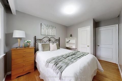 Photo 16 at 17 Brenham Crescent, Newtonbrook East, Toronto
