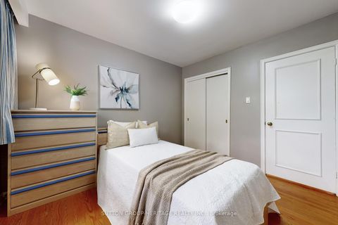 Photo 18 at 17 Brenham Crescent, Newtonbrook East, Toronto