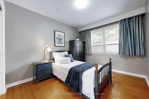 Photo 19 at 17 Brenham Crescent, Newtonbrook East, Toronto