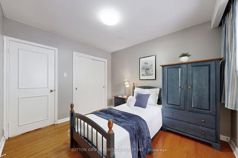 Photo 20 at 17 Brenham Crescent, Newtonbrook East, Toronto