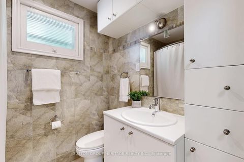 Photo 21 at 17 Brenham Crescent, Newtonbrook East, Toronto