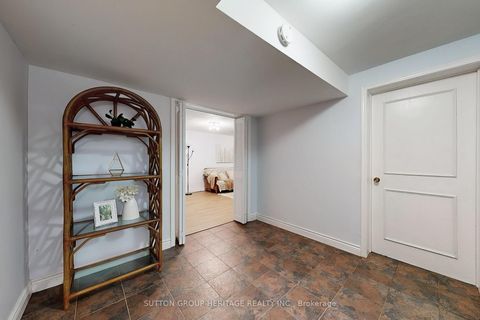 Photo 23 at 17 Brenham Crescent, Newtonbrook East, Toronto