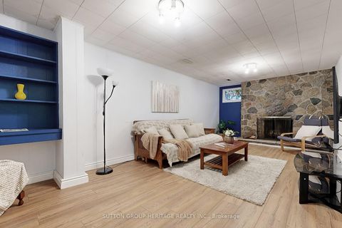 Photo 24 at 17 Brenham Crescent, Newtonbrook East, Toronto