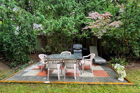 Photo 38 at 17 Brenham Crescent, Newtonbrook East, Toronto