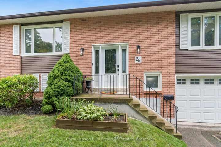 Photo 2 at 28 Adams Court, AC Acton, Halton Hills