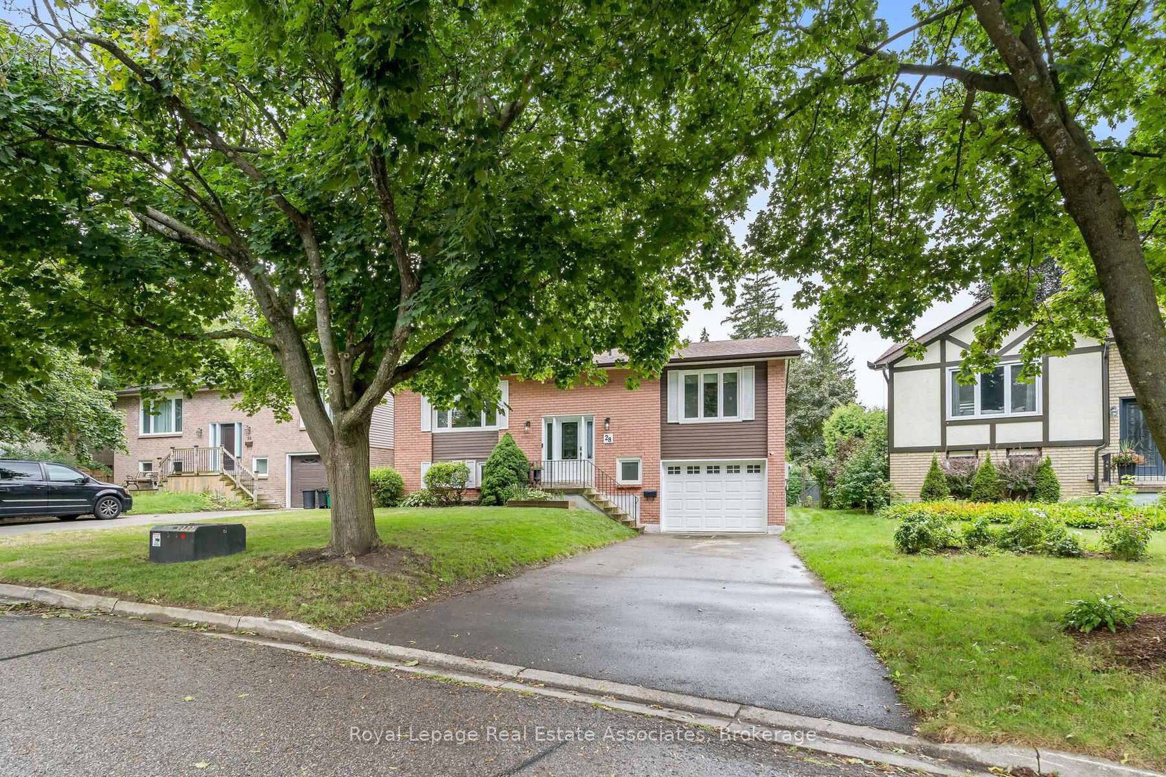 28 Adams Court, AC Acton, Halton Hills 2