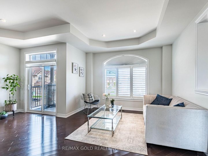 Photo 5 at 62 Masken Circle, Northwest Brampton, Brampton