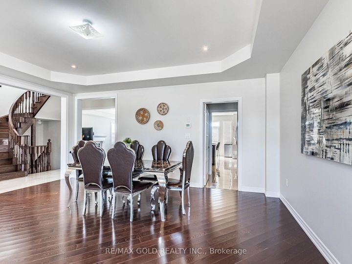 Photo 8 at 62 Masken Circle, Northwest Brampton, Brampton
