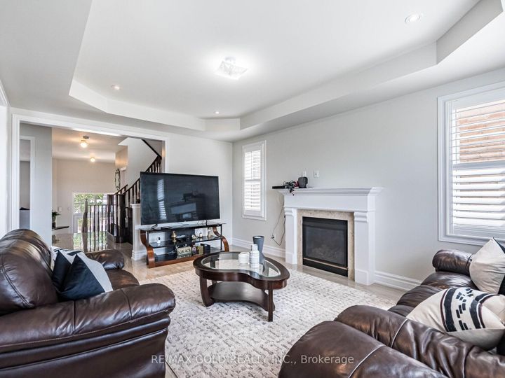 Photo 12 at 62 Masken Circle, Northwest Brampton, Brampton