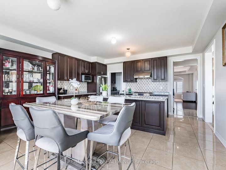 Photo 14 at 62 Masken Circle, Northwest Brampton, Brampton