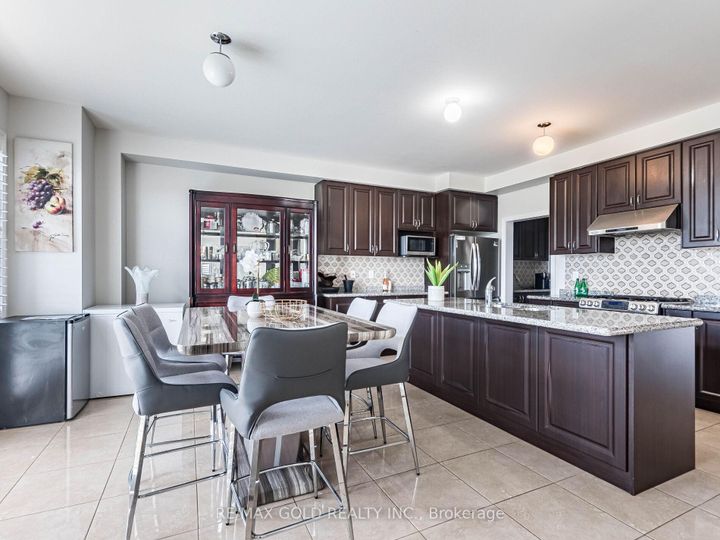Photo 15 at 62 Masken Circle, Northwest Brampton, Brampton