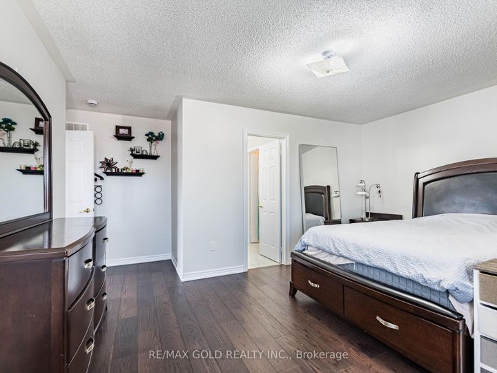 Photo 25 at 62 Masken Circle, Northwest Brampton, Brampton