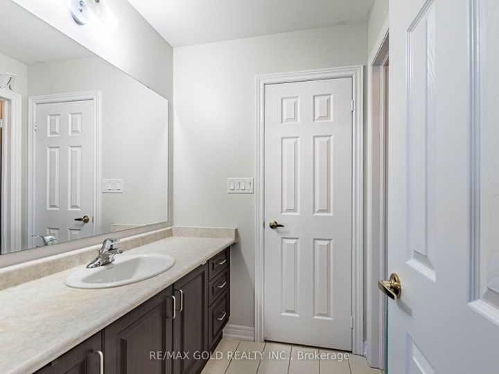 Photo 26 at 62 Masken Circle, Northwest Brampton, Brampton