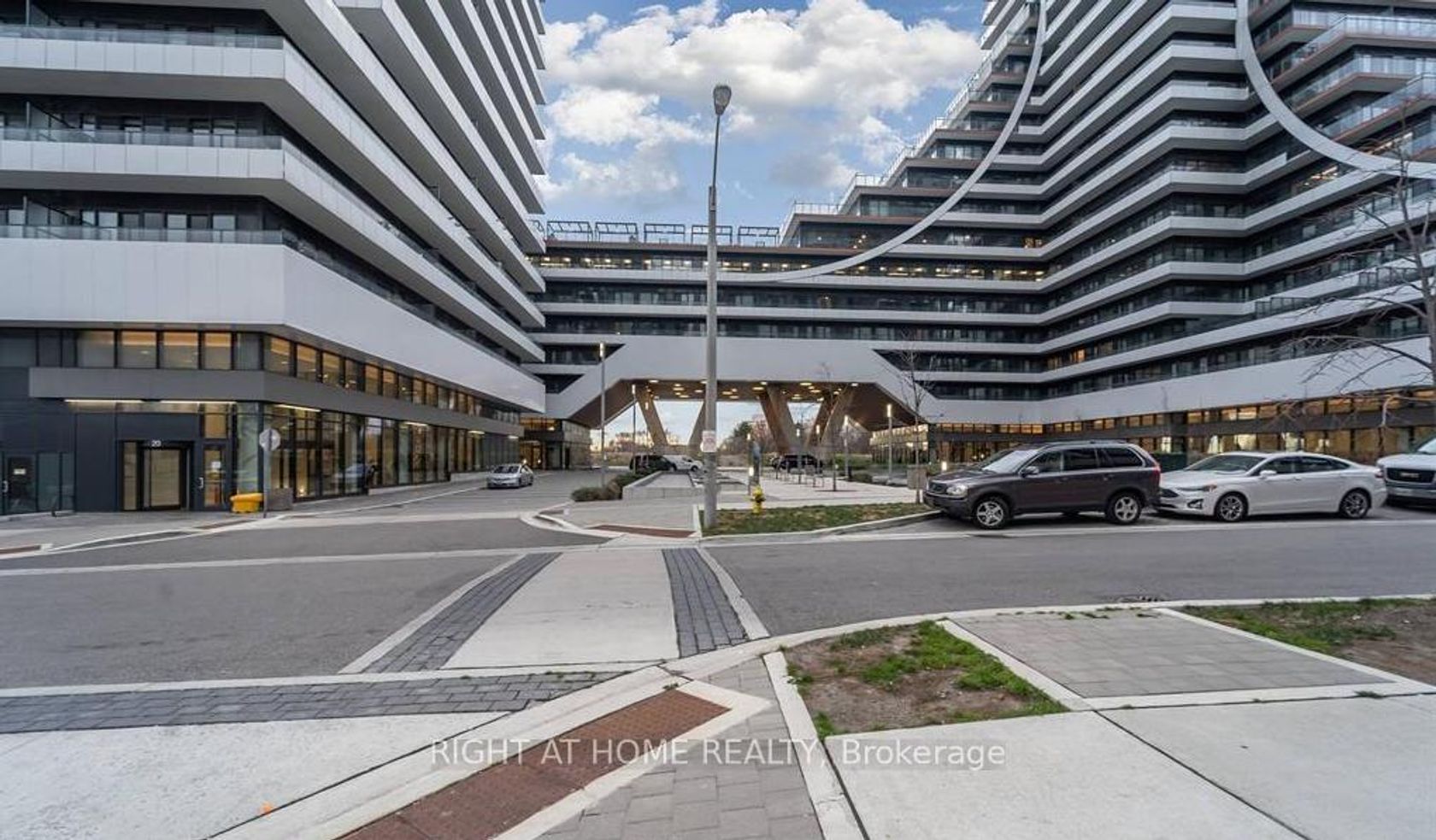 917 - 30 Shore Breeze Drive, Mimico, Toronto 