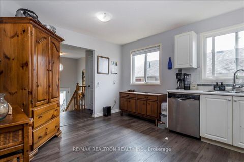 Photo 4 at 34 Butternut Drive, Holly, Barrie