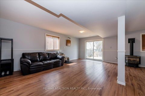 Photo 14 at 34 Butternut Drive, Holly, Barrie