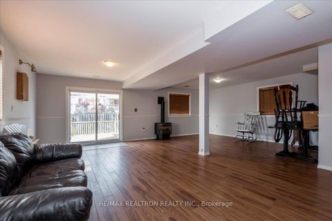 Photo 15 at 34 Butternut Drive, Holly, Barrie