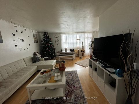 Photo 7 at 507 - 67 Richmond Street, Mill Pond, Richmond Hill