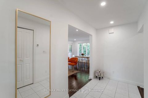 Photo 2 at 58 Old Oak Road, Kingsway South, Toronto