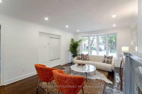 Photo 3 at 58 Old Oak Road, Kingsway South, Toronto