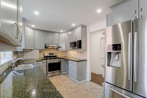 Photo 12 at 58 Old Oak Road, Kingsway South, Toronto