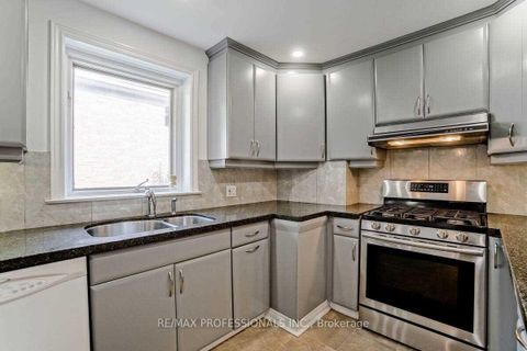 Photo 13 at 58 Old Oak Road, Kingsway South, Toronto