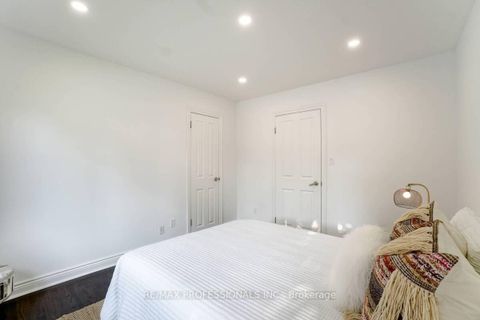 Photo 16 at 58 Old Oak Road, Kingsway South, Toronto