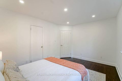 Photo 20 at 58 Old Oak Road, Kingsway South, Toronto