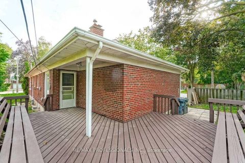 Photo 34 at 58 Old Oak Road, Kingsway South, Toronto
