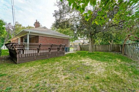 Photo 37 at 58 Old Oak Road, Kingsway South, Toronto