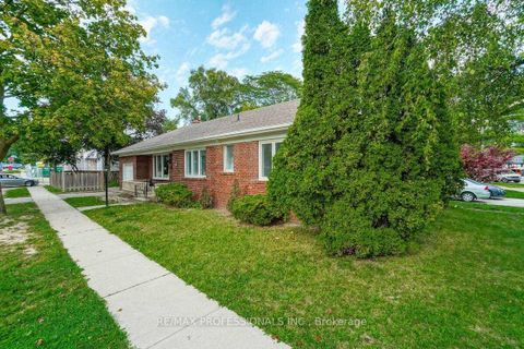 Photo 39 at 58 Old Oak Road, Kingsway South, Toronto