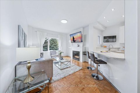 Photo 11 at 63 Carousel Crescent, Oak Ridges Lake Wilcox, Richmond Hill
