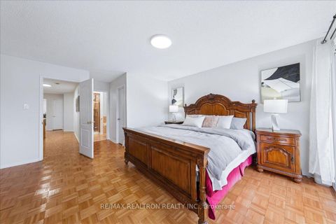 Photo 20 at 63 Carousel Crescent, Oak Ridges Lake Wilcox, Richmond Hill