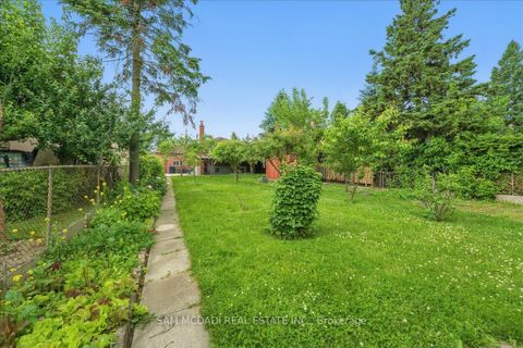 Photo 16 at 1491 Royal York Road, Humber Heights, Toronto