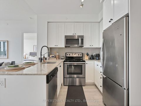 Photo 5 at 620 - 7608 Yonge Street, Yorkhill, Vaughan