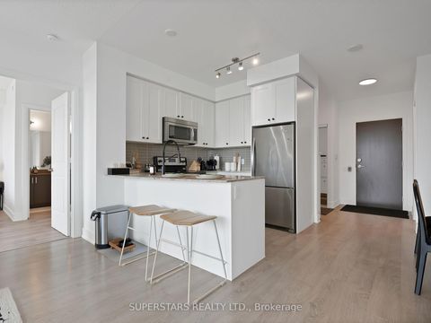 Photo 6 at 620 - 7608 Yonge Street, Yorkhill, Vaughan