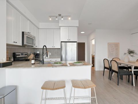 Photo 7 at 620 - 7608 Yonge Street, Yorkhill, Vaughan
