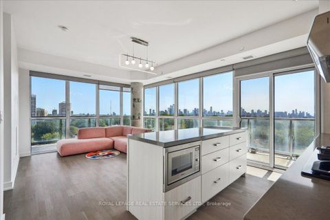 Photo 2 at 905 - 501 St Clair Avenue W, Casa Loma, Toronto