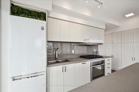 Photo 6 at 905 - 501 St Clair Avenue W, Casa Loma, Toronto