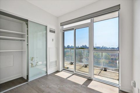 Photo 10 at 905 - 501 St Clair Avenue W, Casa Loma, Toronto
