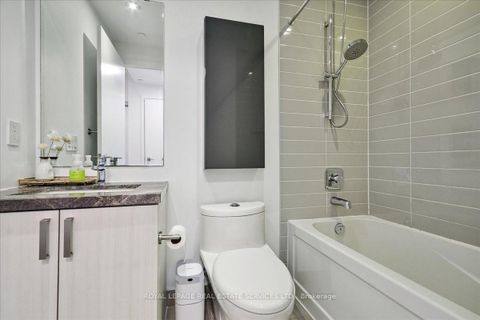 Photo 12 at 905 - 501 St Clair Avenue W, Casa Loma, Toronto
