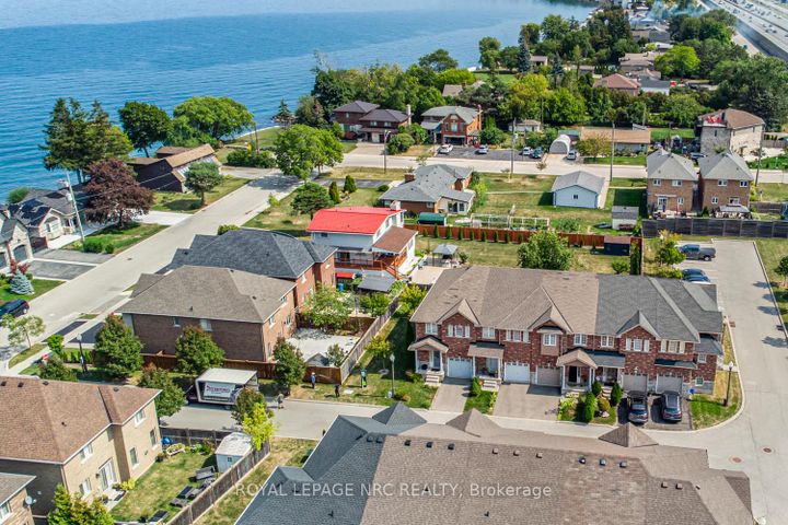 Photo 3 at 22 - 45 Seabreeze Crescent, Stoney Creek, Hamilton