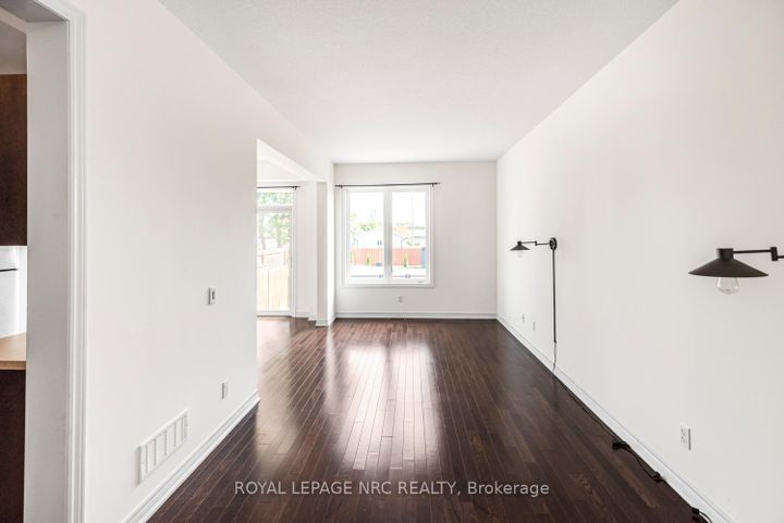 Photo 8 at 22 - 45 Seabreeze Crescent, Stoney Creek, Hamilton