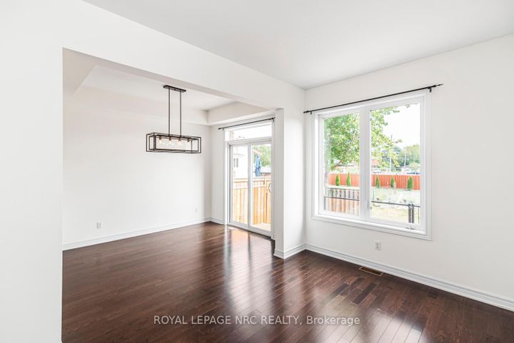 Photo 10 at 22 - 45 Seabreeze Crescent, Stoney Creek, Hamilton