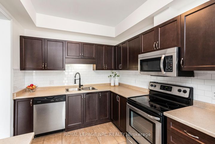 Photo 14 at 22 - 45 Seabreeze Crescent, Stoney Creek, Hamilton