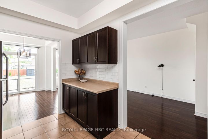 Photo 16 at 22 - 45 Seabreeze Crescent, Stoney Creek, Hamilton