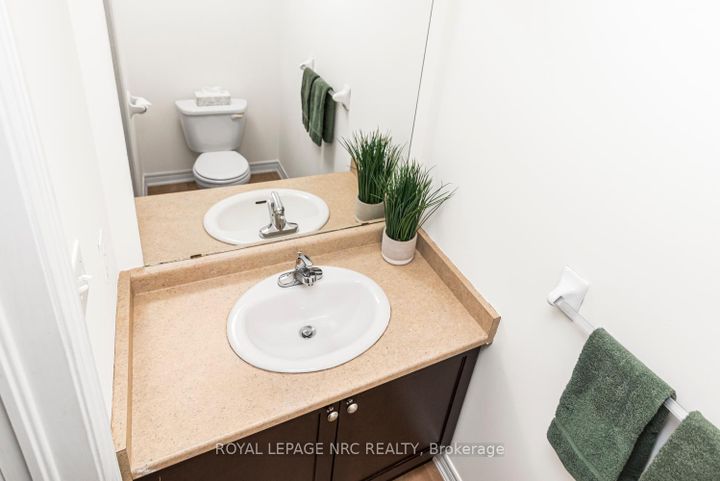 Photo 17 at 22 - 45 Seabreeze Crescent, Stoney Creek, Hamilton
