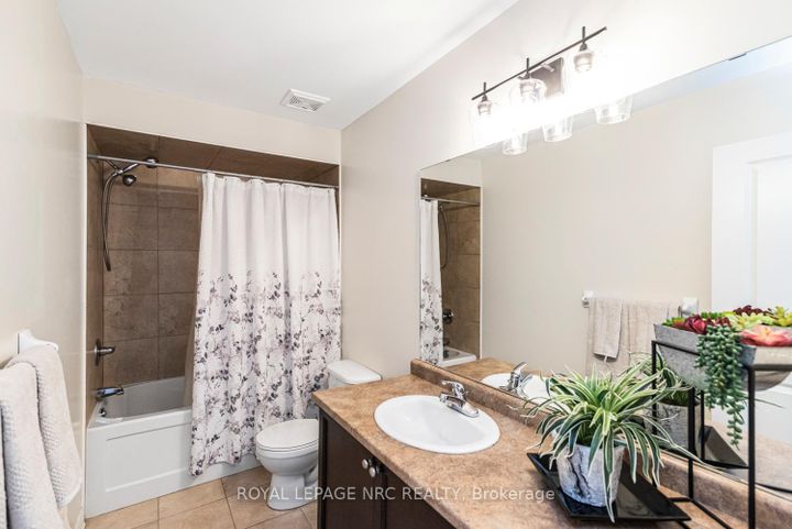 Photo 22 at 22 - 45 Seabreeze Crescent, Stoney Creek, Hamilton
