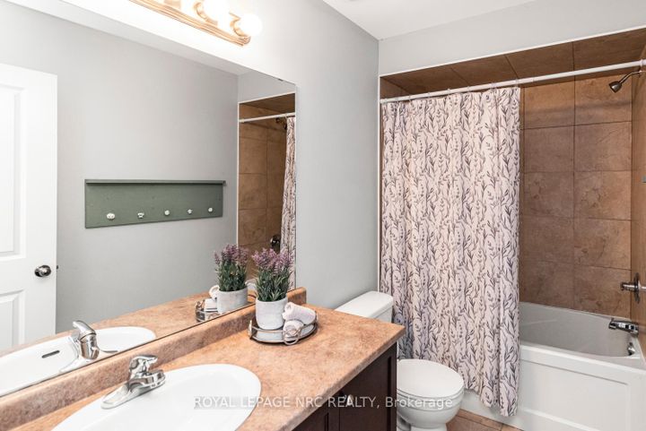 Photo 25 at 22 - 45 Seabreeze Crescent, Stoney Creek, Hamilton